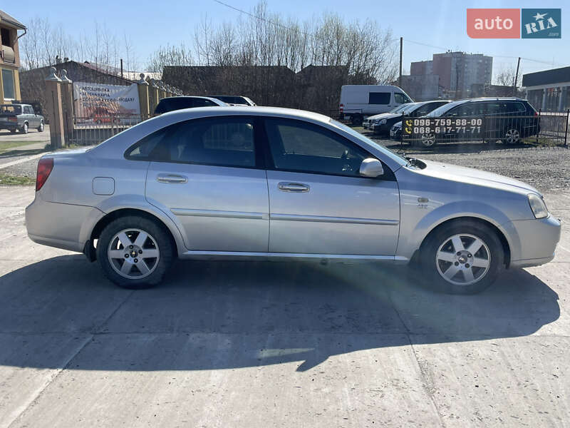 Седан Chevrolet Lacetti 2004 в Солотвині
