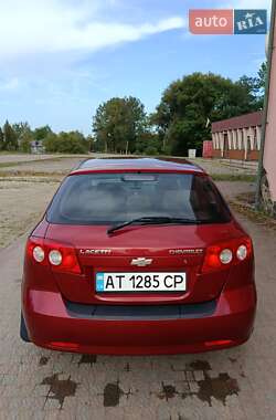 Хэтчбек Chevrolet Lacetti 2006 в 