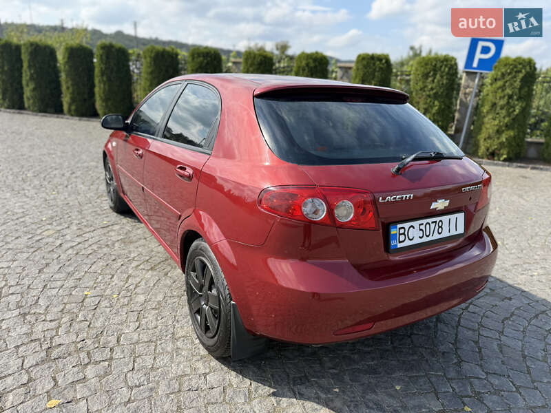 Хэтчбек Chevrolet Lacetti 2007 в Жовкве