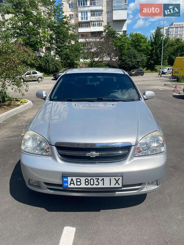 Седан Chevrolet Lacetti 2006 в Чернівцях