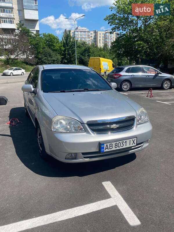 Седан Chevrolet Lacetti 2006 в Чернівцях