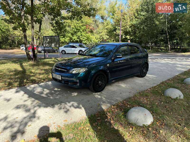 Хэтчбек Chevrolet Lacetti 2008 в 