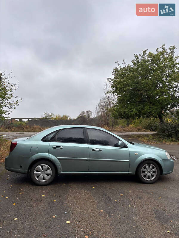 Седан Chevrolet Lacetti 2004 в Києві