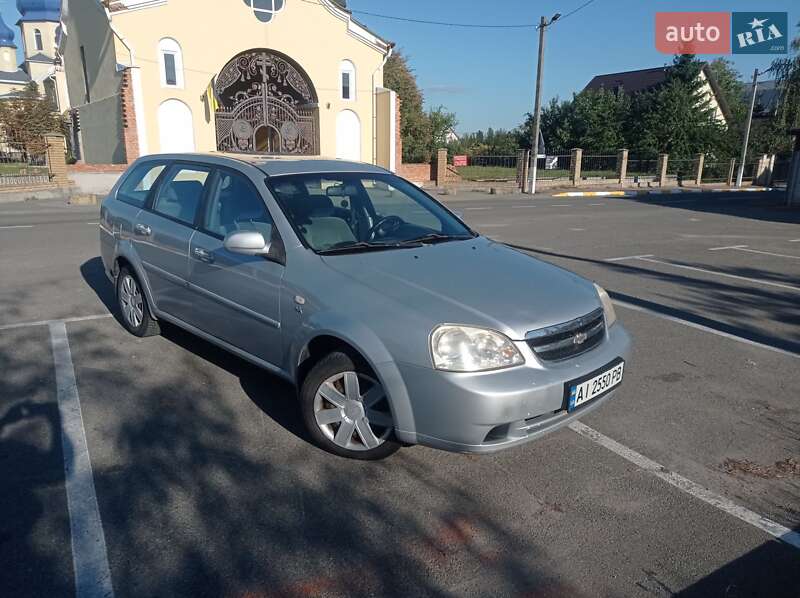 Универсал Chevrolet Lacetti 2006 в  фото Универсал Chevrolet Lacetti 2006 в