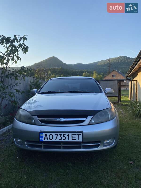 Хэтчбек Chevrolet Lacetti 2005 в Хусте фото 3 Хэтчбек Chevrolet Lacetti 2005 в Хусте