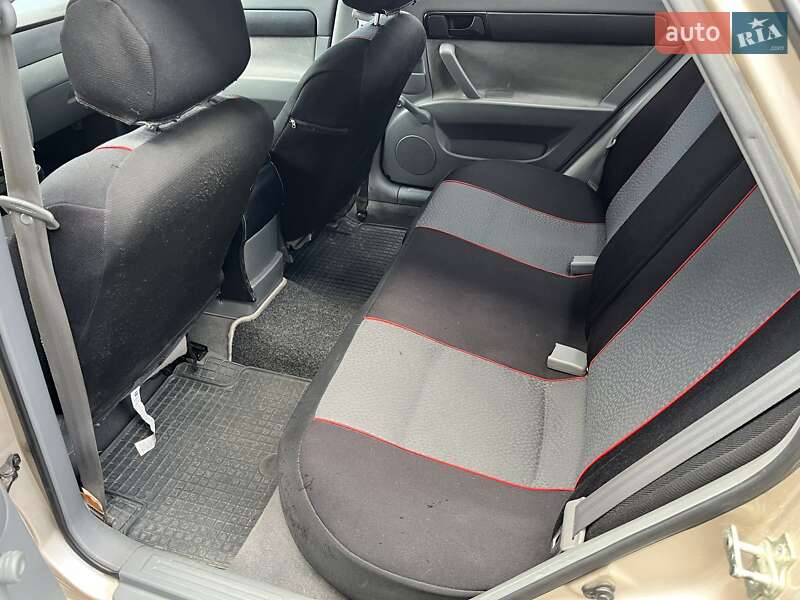 Седан Chevrolet Lacetti 2010 в Львове