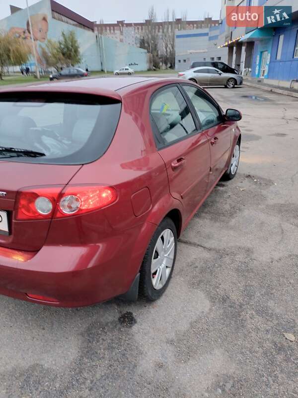 Хэтчбек Chevrolet Lacetti 2008 в Кривом Роге