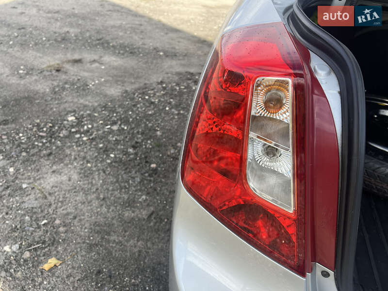 Седан Chevrolet Lacetti 2012 в Києві