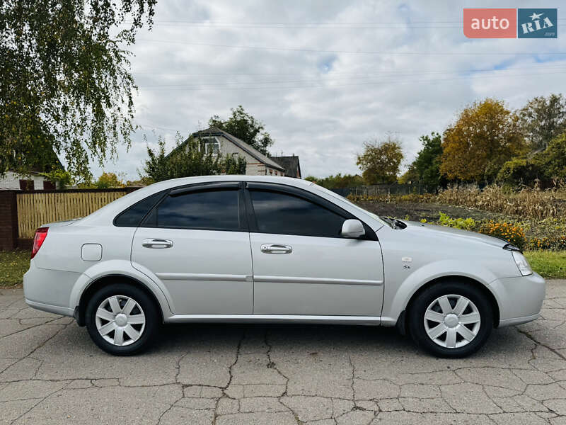 Седан Chevrolet Lacetti 2006 в Ромнах