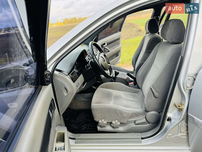 Седан Chevrolet Lacetti 2006 в Ромнах