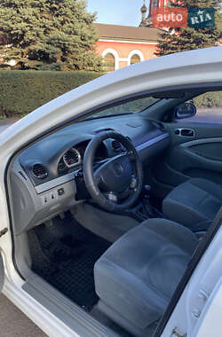 Хэтчбек Chevrolet Lacetti 2005 в  фото 9 Хэтчбек Chevrolet Lacetti 2005 в