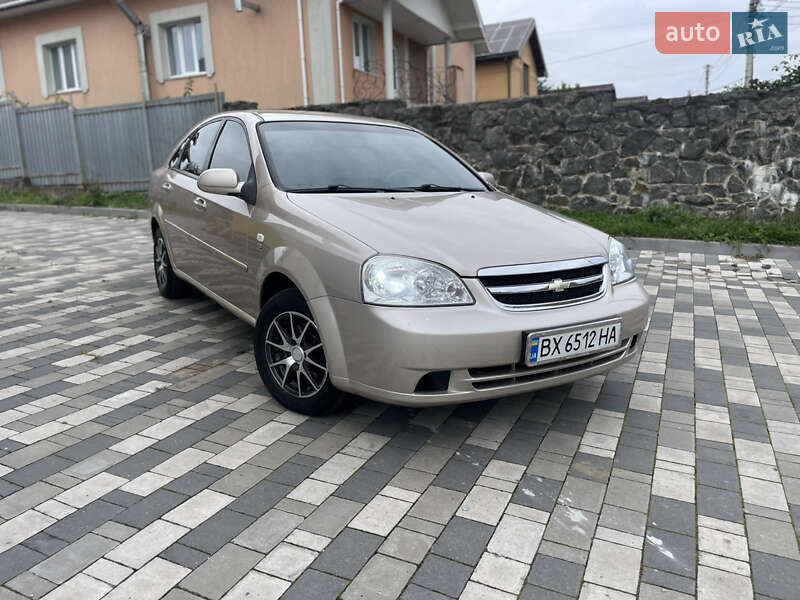 Седан Chevrolet Lacetti 2010 в Хмельницькому