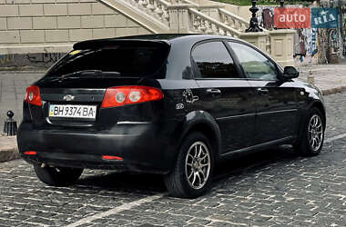 Хэтчбек Chevrolet Lacetti 2005 в  фото 4 Хэтчбек Chevrolet Lacetti 2005 в