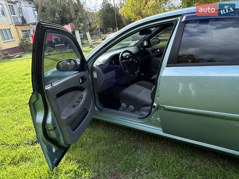 Хетчбек Chevrolet Lacetti 2006 в Миколаєві