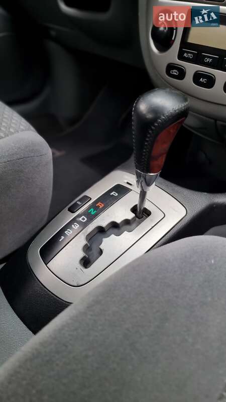 Седан Chevrolet Lacetti 2004 в Киеве