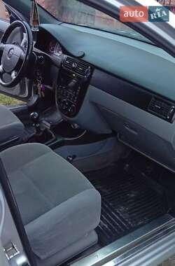 Седан Chevrolet Lacetti 2004 в  фото 5 Седан Chevrolet Lacetti 2004 в