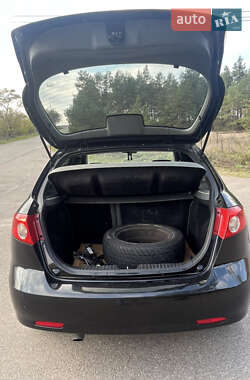 Хэтчбек Chevrolet Lacetti 2005 в  фото 5 Хэтчбек Chevrolet Lacetti 2005 в