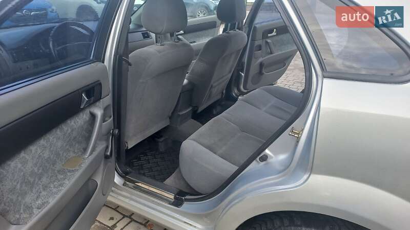 Седан Chevrolet Lacetti 2004 в Ровно фото 5 Седан Chevrolet Lacetti 2004 в Ровно