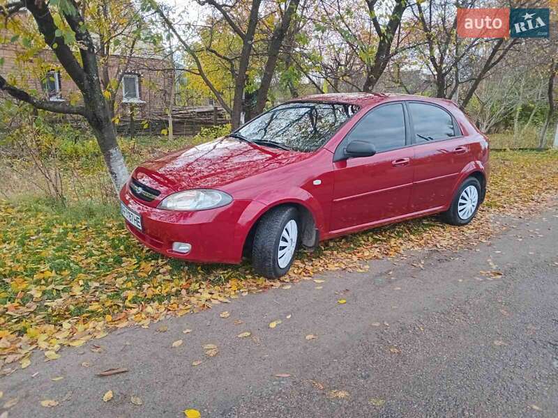 Хетчбек Chevrolet Lacetti 2007 в  фото Хетчбек Chevrolet Lacetti 2007 в