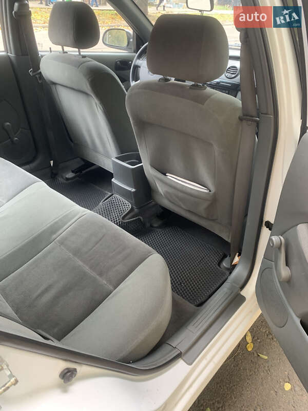 Хэтчбек Chevrolet Lacetti 2007 в Одессе фото 7 Хэтчбек Chevrolet Lacetti 2007 в Одессе