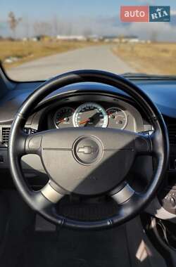 Седан Chevrolet Lacetti 2008 в  фото 3 Седан Chevrolet Lacetti 2008 в