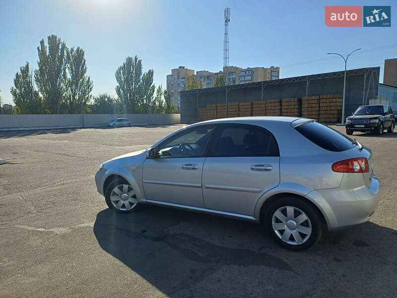 Хэтчбек Chevrolet Lacetti 2006 в Николаеве