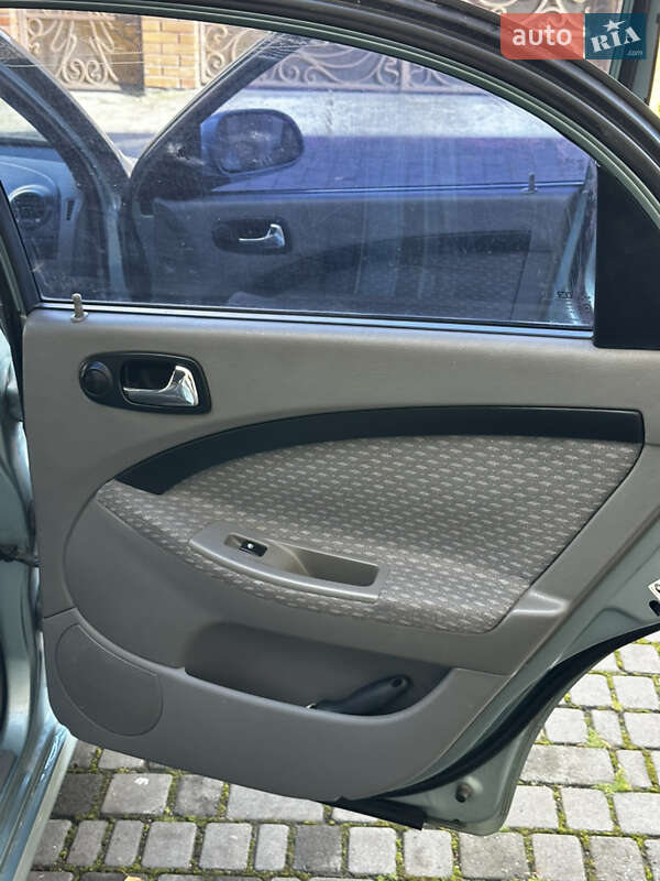 Хэтчбек Chevrolet Lacetti 2004 в Львове
