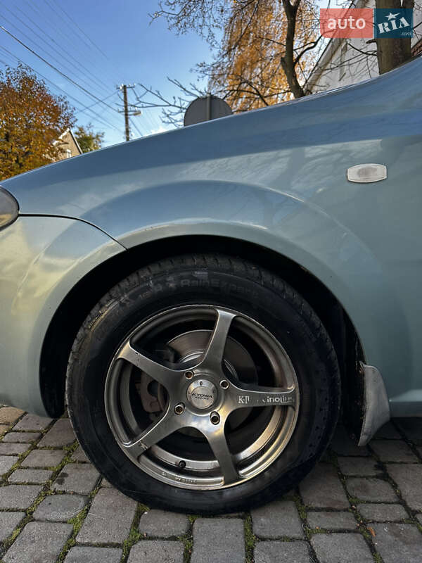 Хэтчбек Chevrolet Lacetti 2004 в Львове