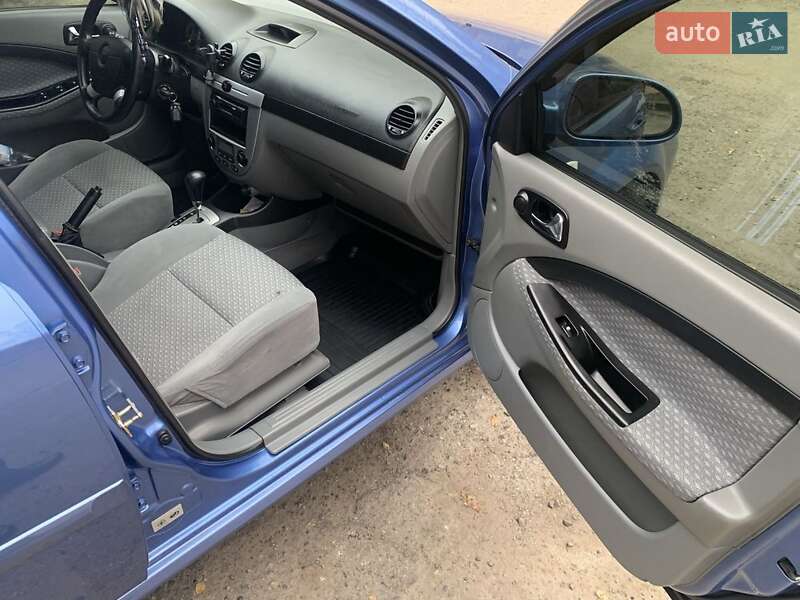 Хэтчбек Chevrolet Lacetti 2005 в Запорожье фото 9 Хэтчбек Chevrolet Lacetti 2005 в Запорожье