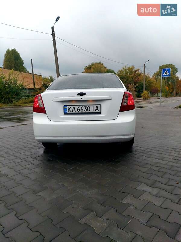 Седан Chevrolet Lacetti 2011 в Киеве