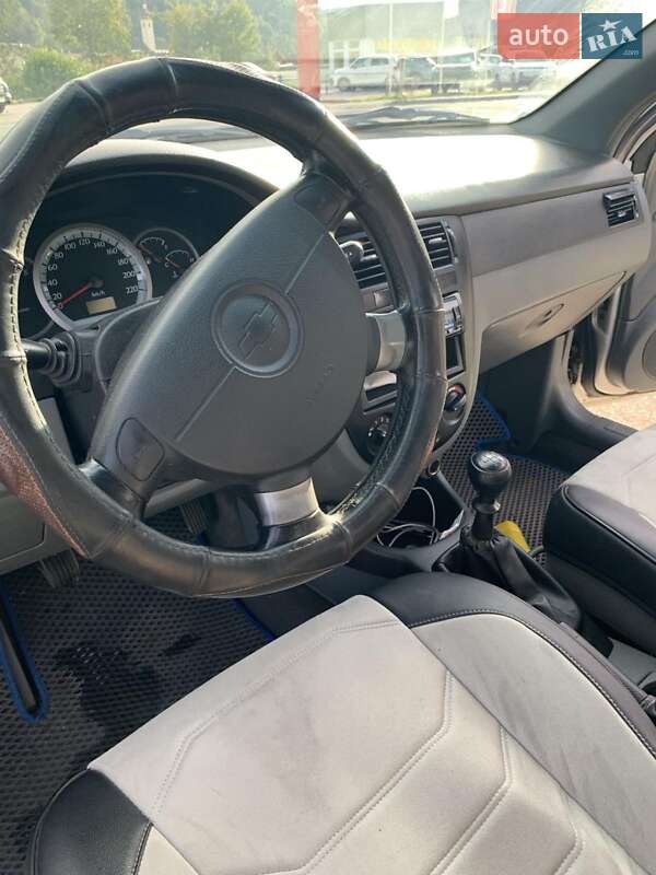 Седан Chevrolet Lacetti 2008 в Ромнах