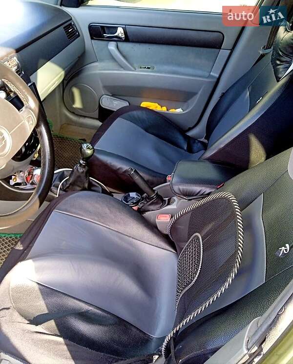 Седан Chevrolet Lacetti 2004 в Киеве фото 4 Седан Chevrolet Lacetti 2004 в Киеве