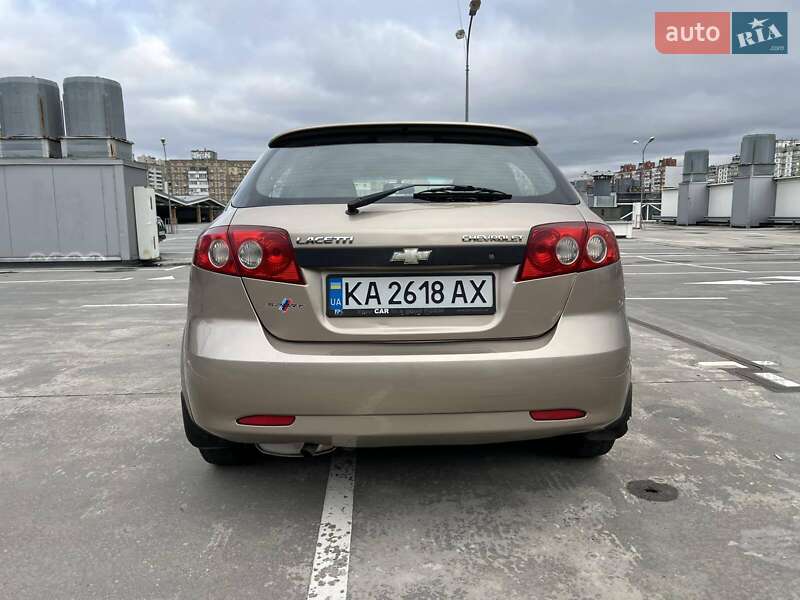 Хэтчбек Chevrolet Lacetti 2008 в Киеве