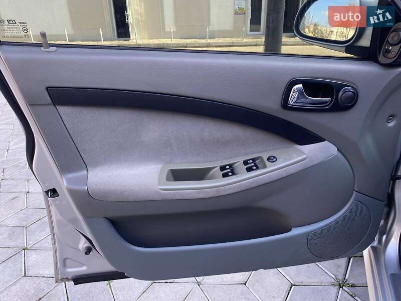 Хэтчбек Chevrolet Lacetti 2007 в Николаеве фото 34 Хэтчбек Chevrolet Lacetti 2007 в Николаеве