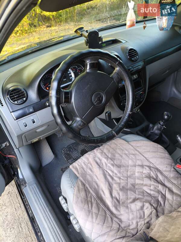 Хэтчбек Chevrolet Lacetti 2005 в Ромнах