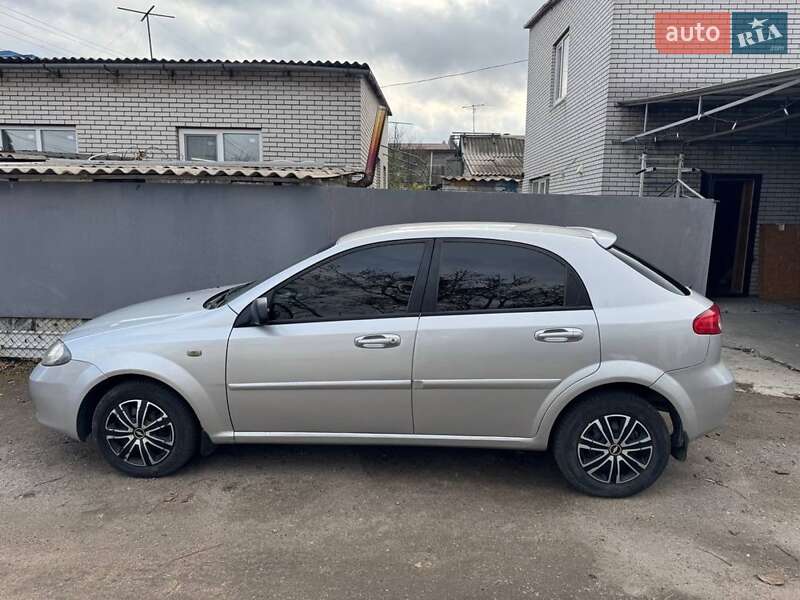 Хэтчбек Chevrolet Lacetti 2008 в Запорожье фото 5 Хэтчбек Chevrolet Lacetti 2008 в Запорожье