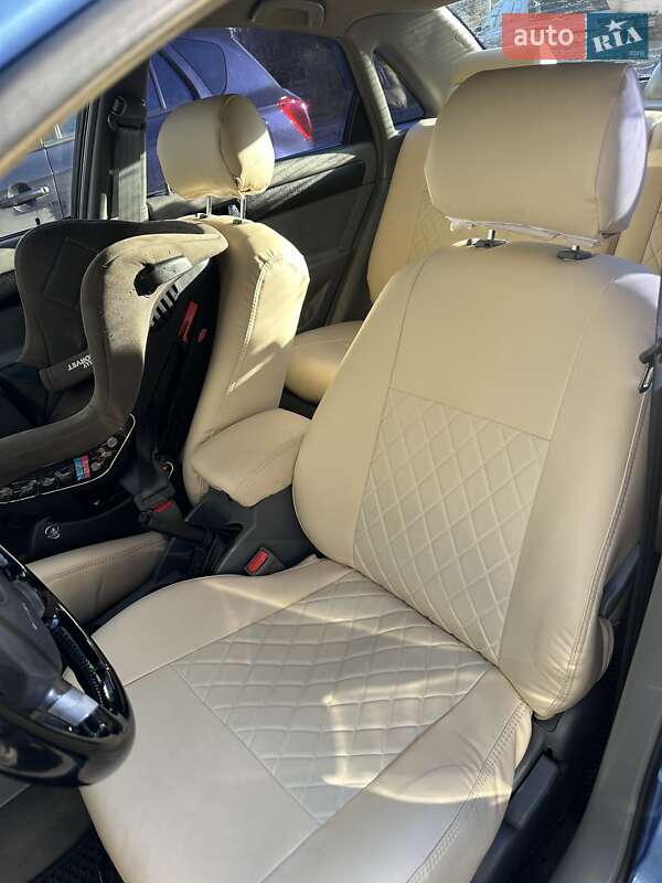 Седан Chevrolet Lacetti 2004 в Киеве