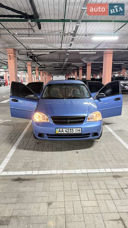 Седан Chevrolet Lacetti 2005 в Киеве