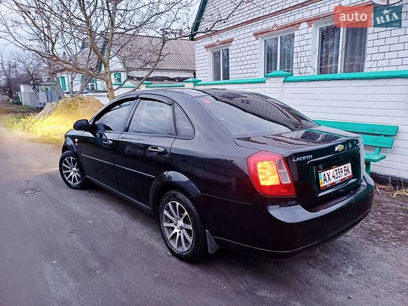 Седан Chevrolet Lacetti 2004 в Чугуеве фото Седан Chevrolet Lacetti 2004 в Чугуеве