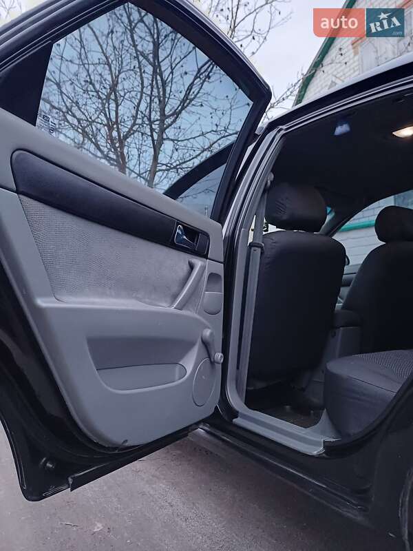 Седан Chevrolet Lacetti 2004 в Чугуеве фото 11 Седан Chevrolet Lacetti 2004 в Чугуеве