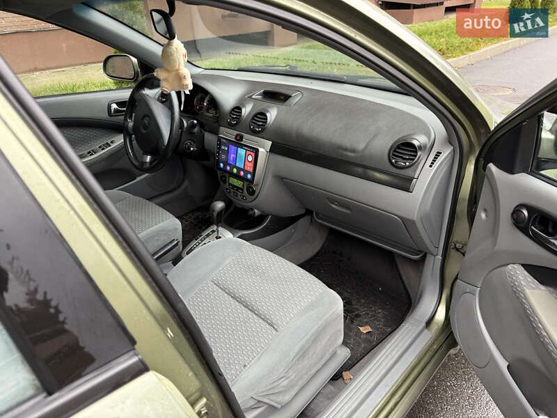 Хэтчбек Chevrolet Lacetti 2004 в Киеве фото 10 Хэтчбек Chevrolet Lacetti 2004 в Киеве