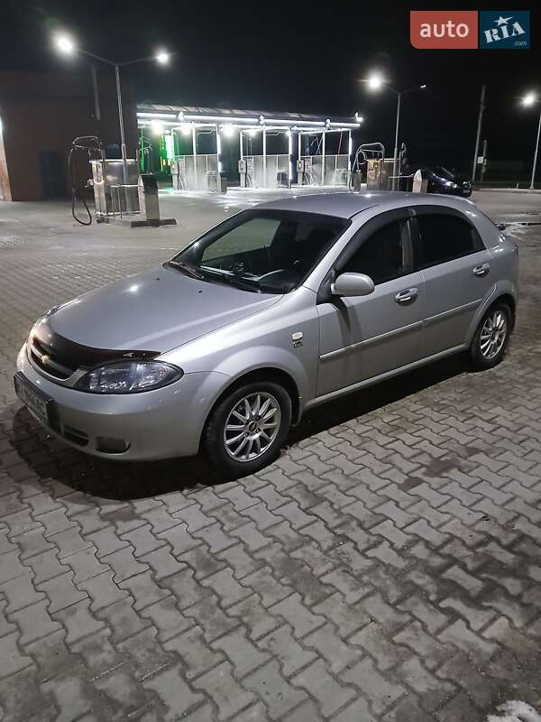 Хэтчбек Chevrolet Lacetti 2006 в Киеве