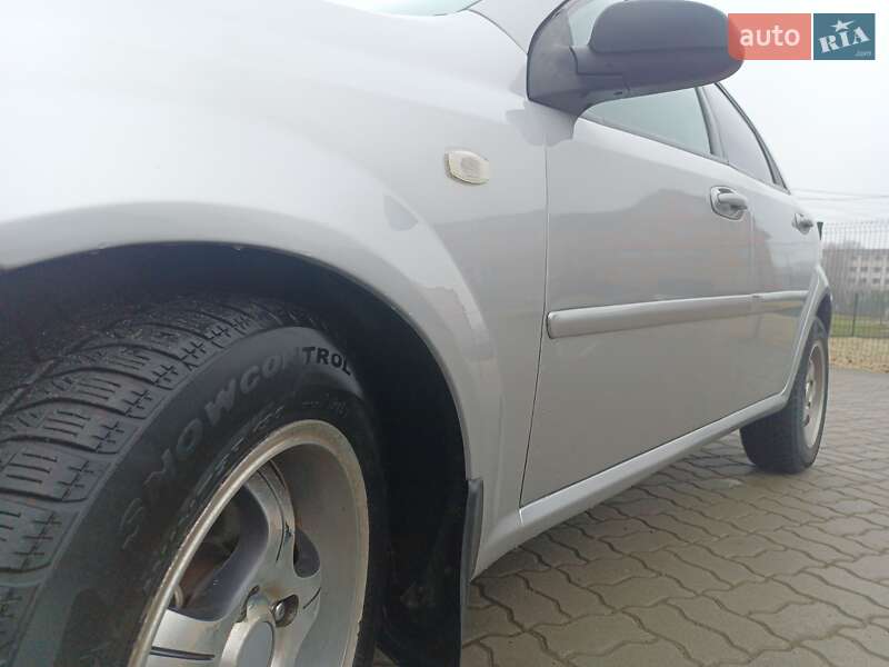 Хэтчбек Chevrolet Lacetti 2008 в Калуше