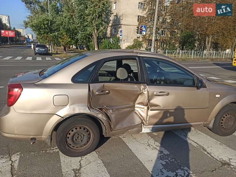 Седан Chevrolet Lacetti 2005 в Києві фото 9 Седан Chevrolet Lacetti 2005 в Києві