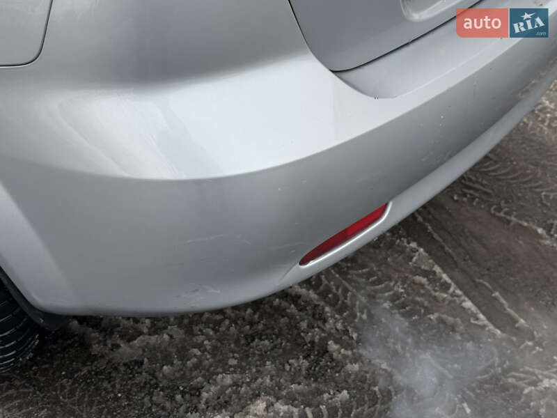 Хетчбек Chevrolet Lacetti 2004 в Дніпрі