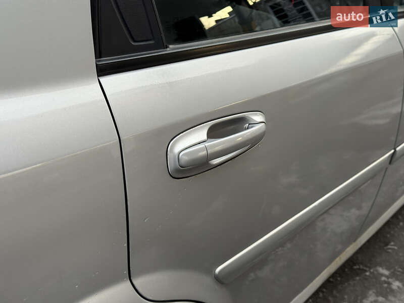 Хетчбек Chevrolet Lacetti 2004 в Дніпрі