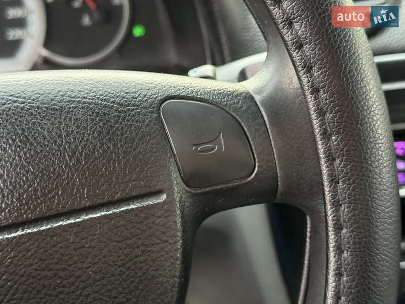 Хетчбек Chevrolet Lacetti 2004 в Дніпрі