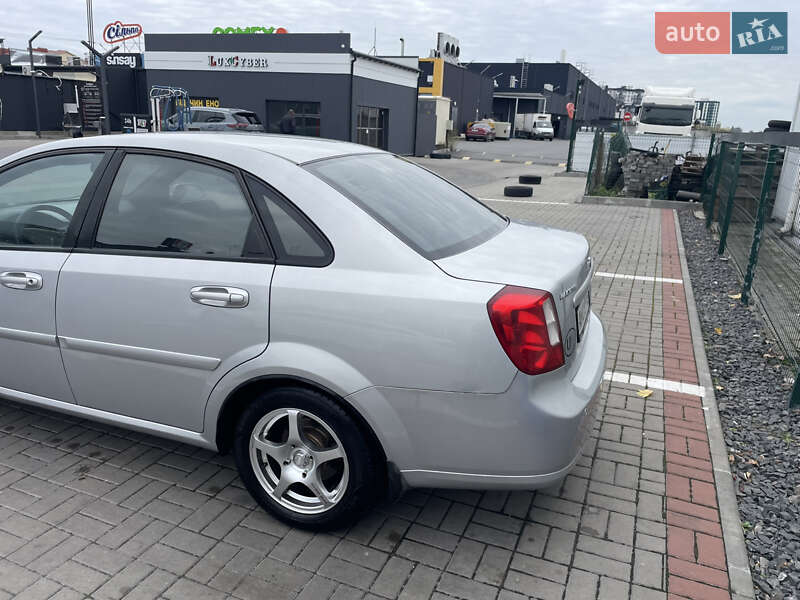 Седан Chevrolet Lacetti 2005 в Киеве
