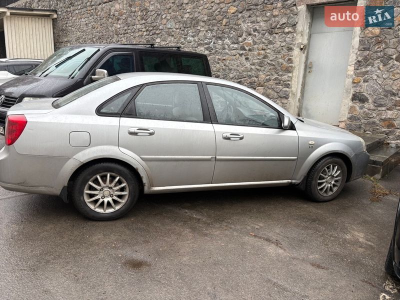 Седан Chevrolet Lacetti 2004 в Киеве