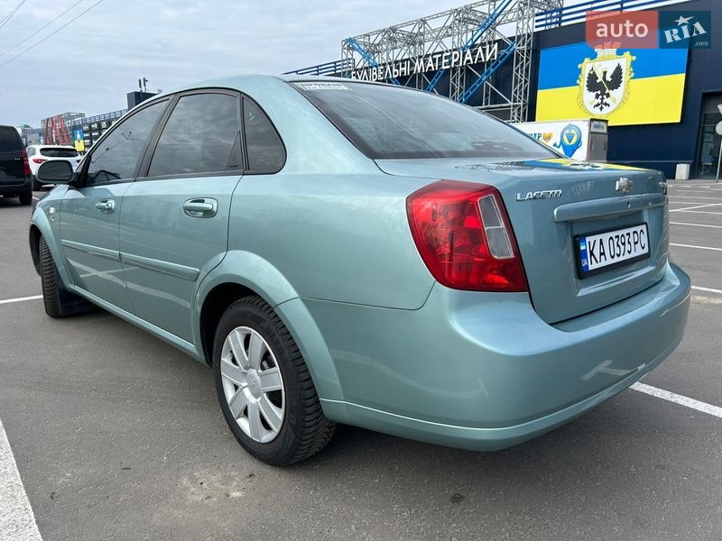 Седан Chevrolet Lacetti 2004 в Чернигове